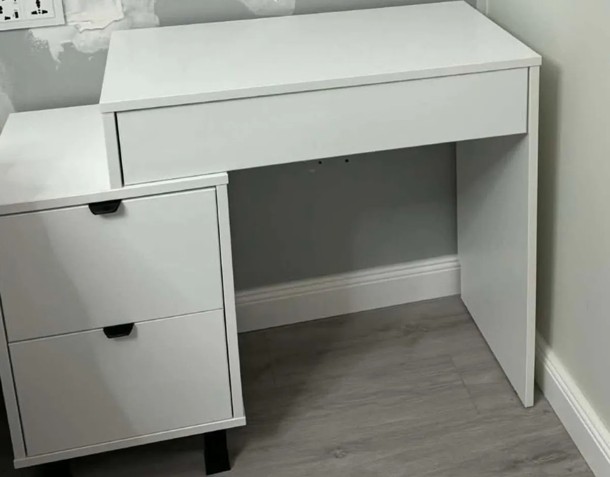 King size Bed - Image 2