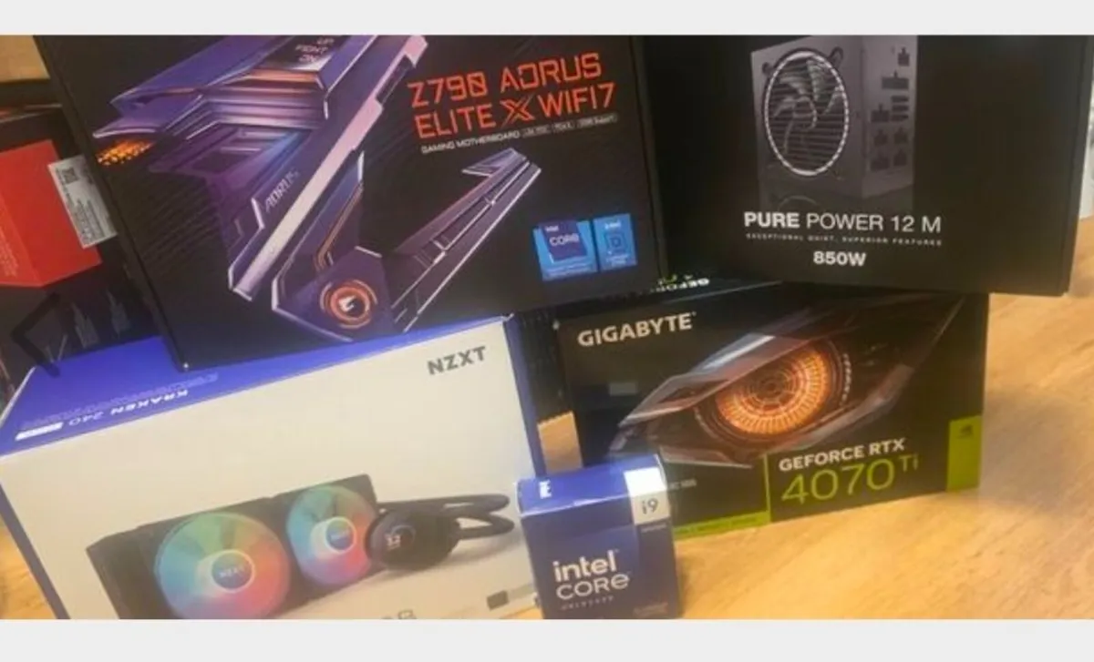 Gaming custom pc 14900kf 64gb 4070ti z790aorus - Image 1