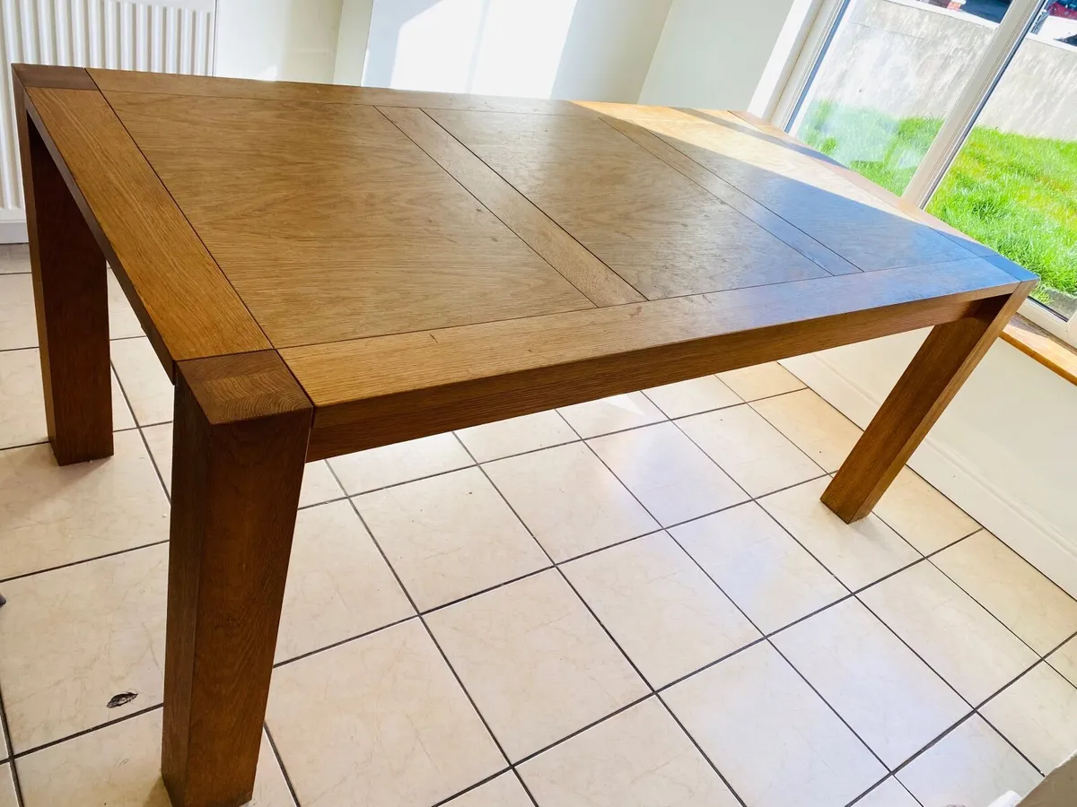 Great condition solid wood dining table - Image 1