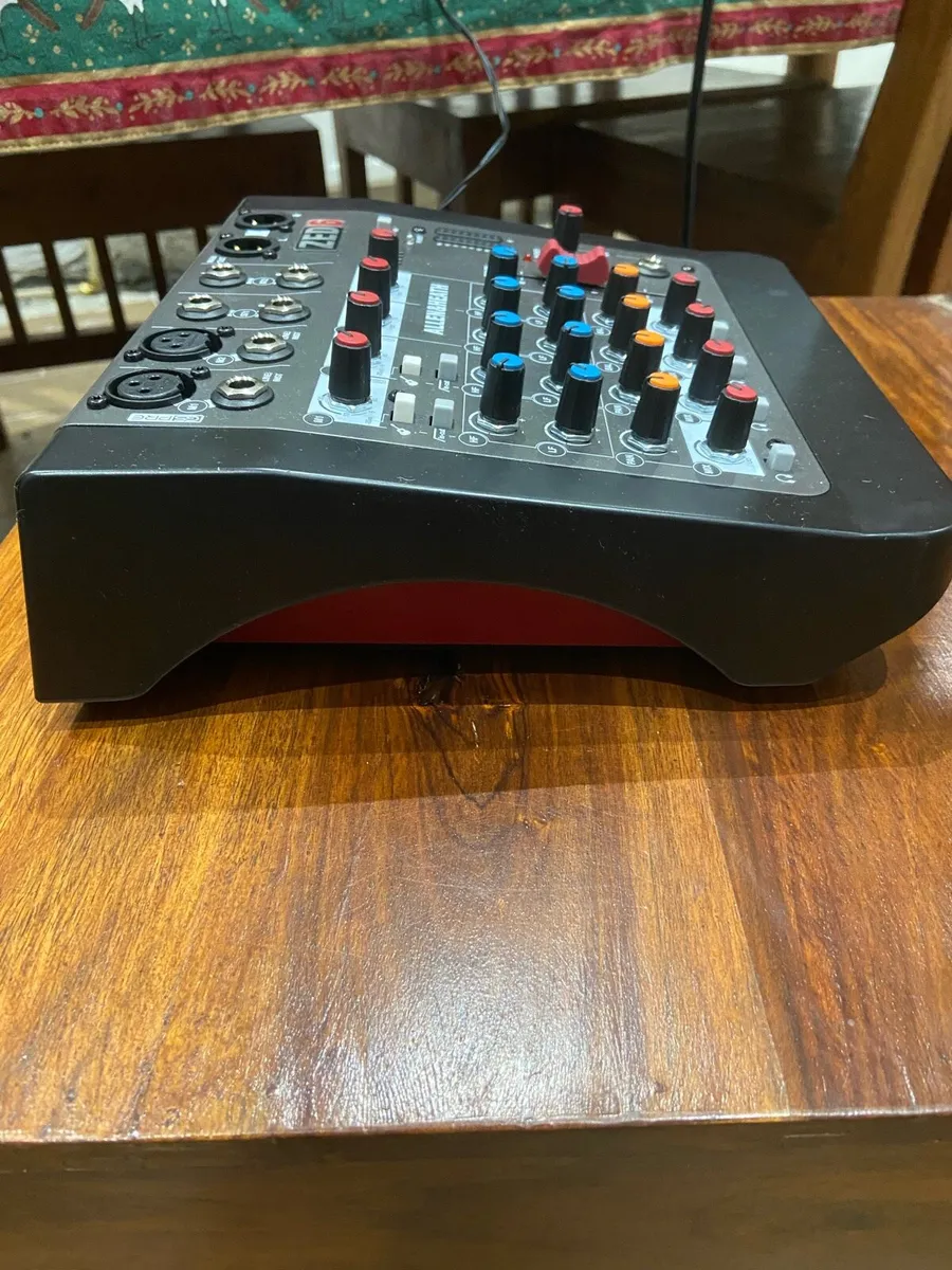 Allen Heath zed 6 mixer desk - Image 1