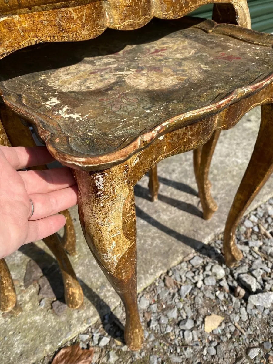 Vintage Italian Florentine gilt nesting tables - Image 2