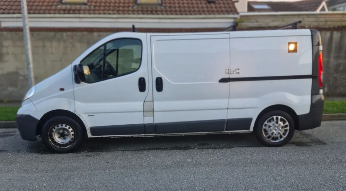Opel Vivaro 2014 - Image 2