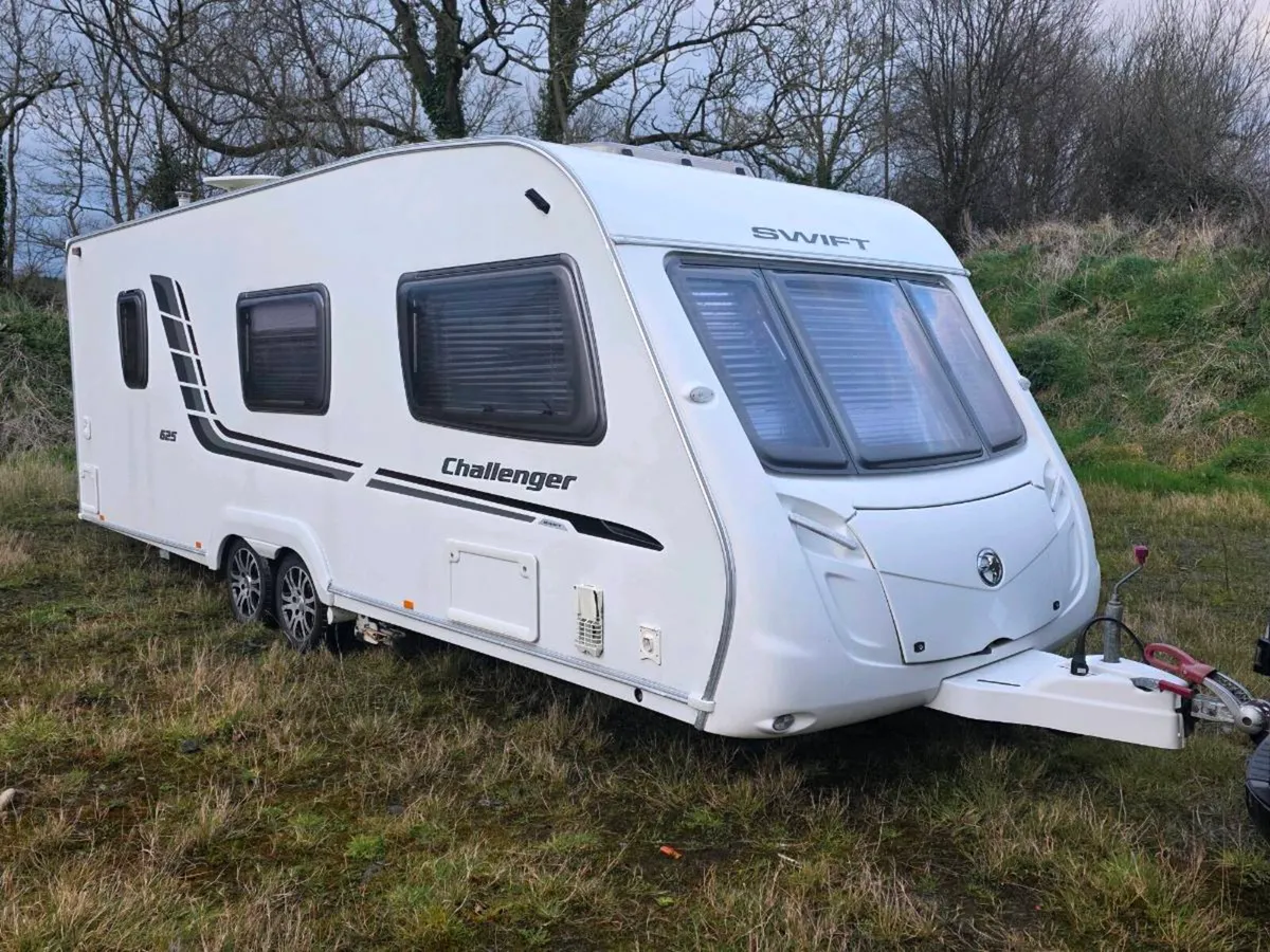 2010 SWIFT CHALLANGER 625 TWIN AXEL FIXED BEDS - Image 1
