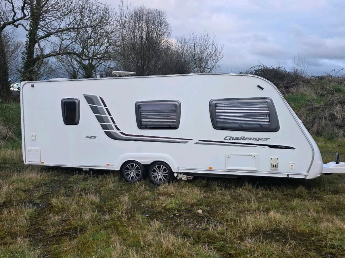 2010 SWIFT CHALLANGER 625 TWIN AXEL FIXED BEDS - Image 2