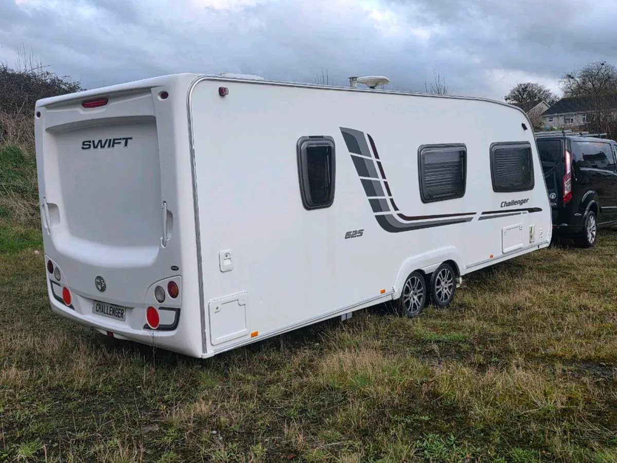 2010 SWIFT CHALLANGER 625 TWIN AXEL FIXED BEDS - Image 3
