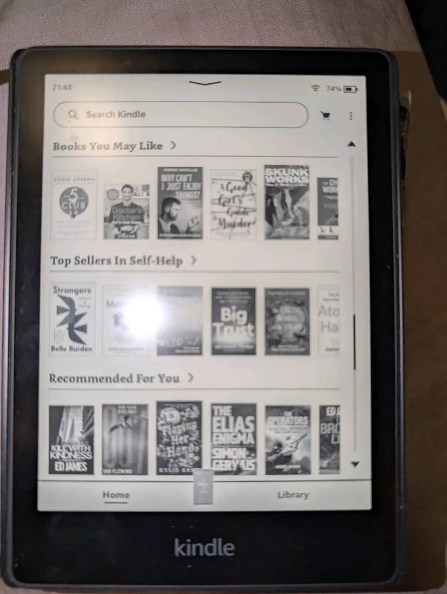 Amazon Kindle (newest gen) - Image 2