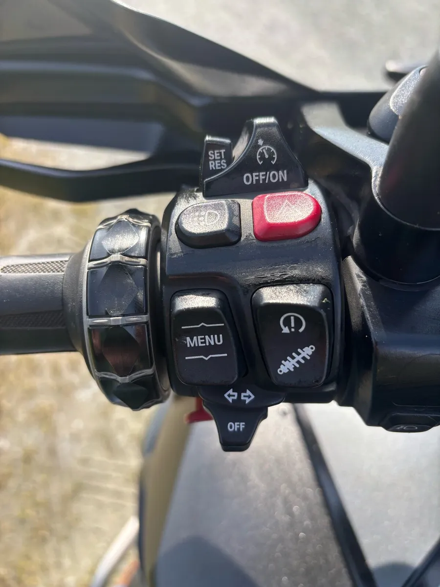 BMW R1250GSA TRIPLE BLACK - Image 2