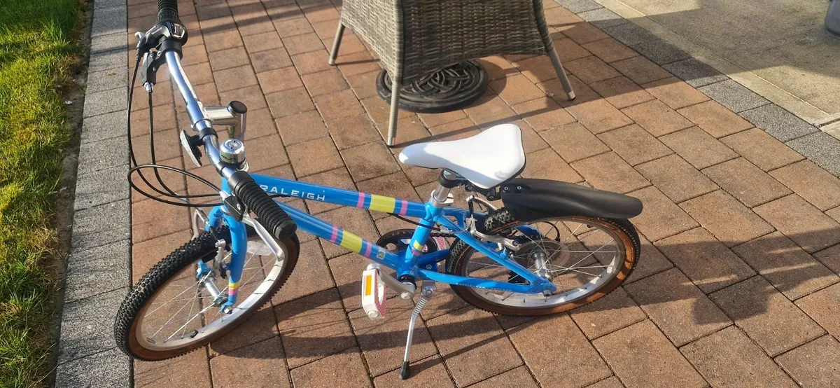 Girls Raleigh Bike - Image 2