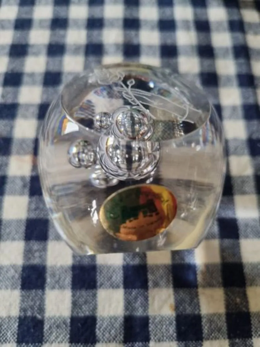 Tyrone Crystal Art Glass Paperweight - Image 3