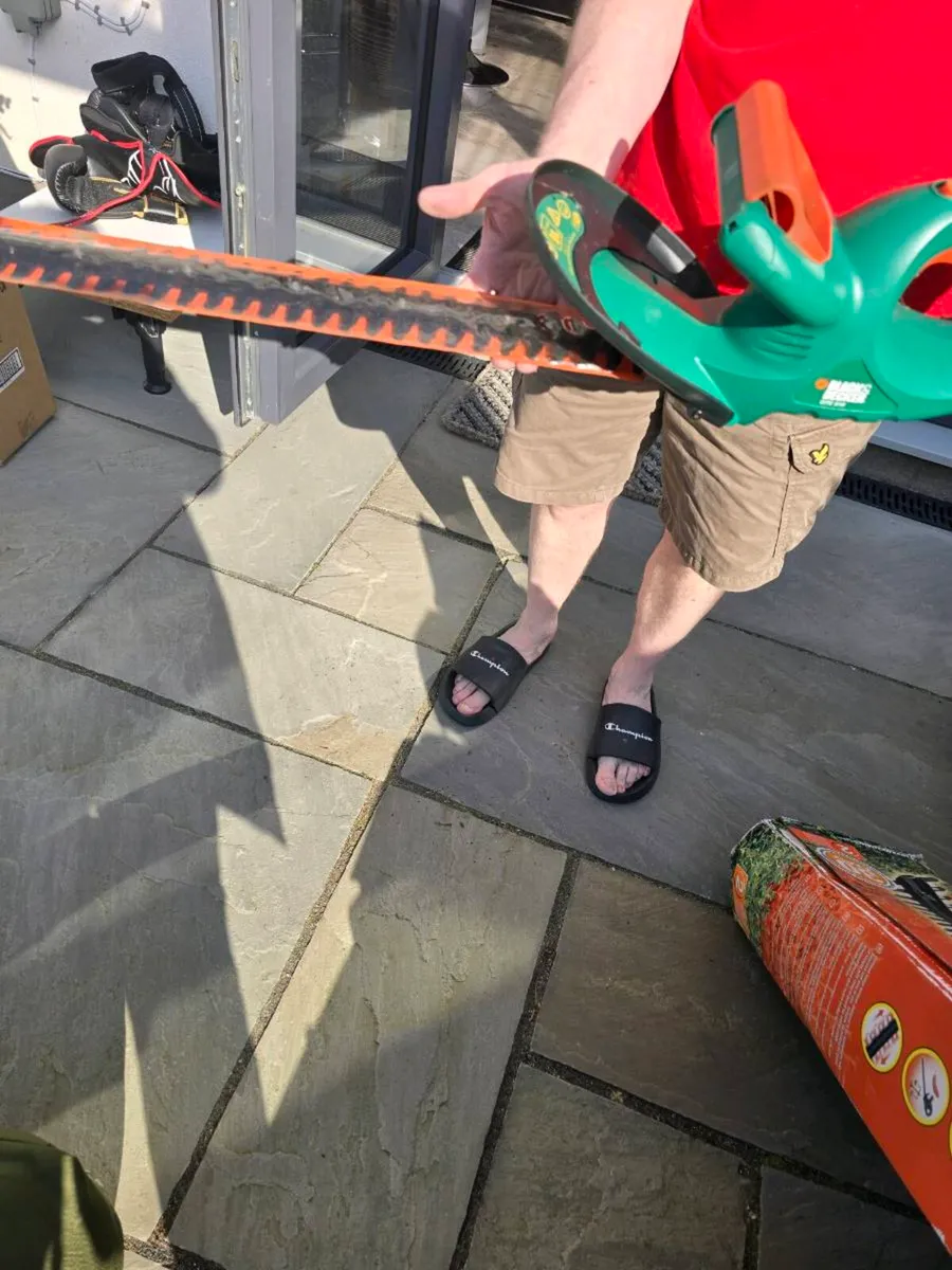 B&D Hedge Trimmer - Image 1