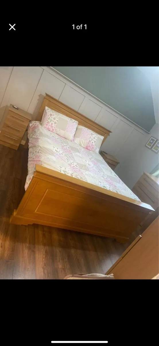 King size bed - Image 1