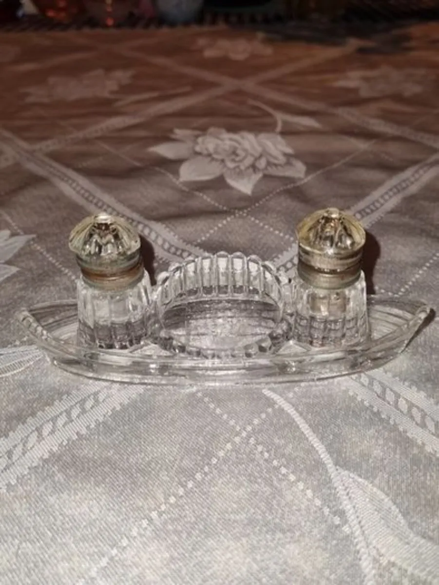 Antique Glass Double inkwell in boat form - Image 1