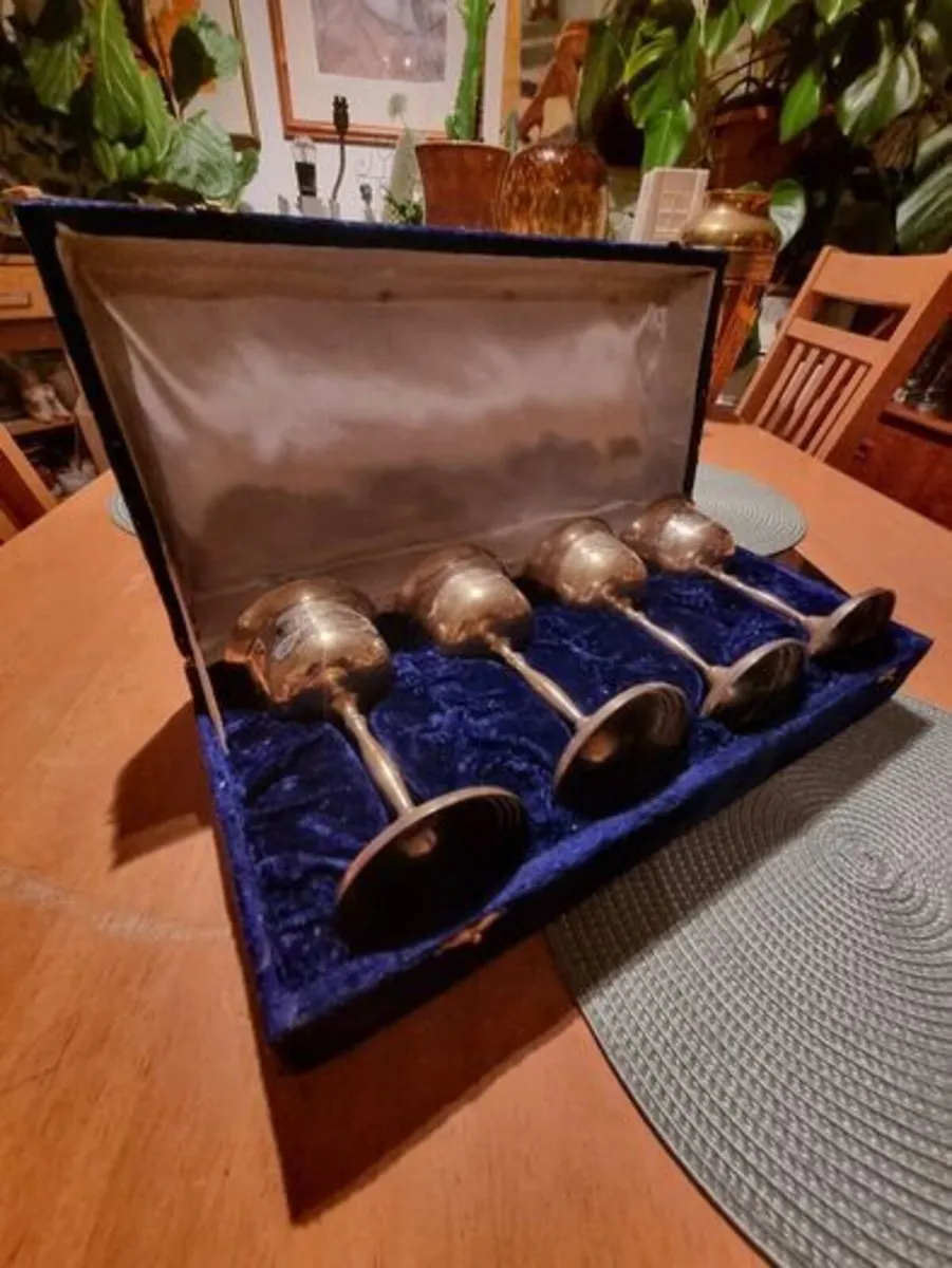 Set of 4 large silver-plated goblets - Image 3