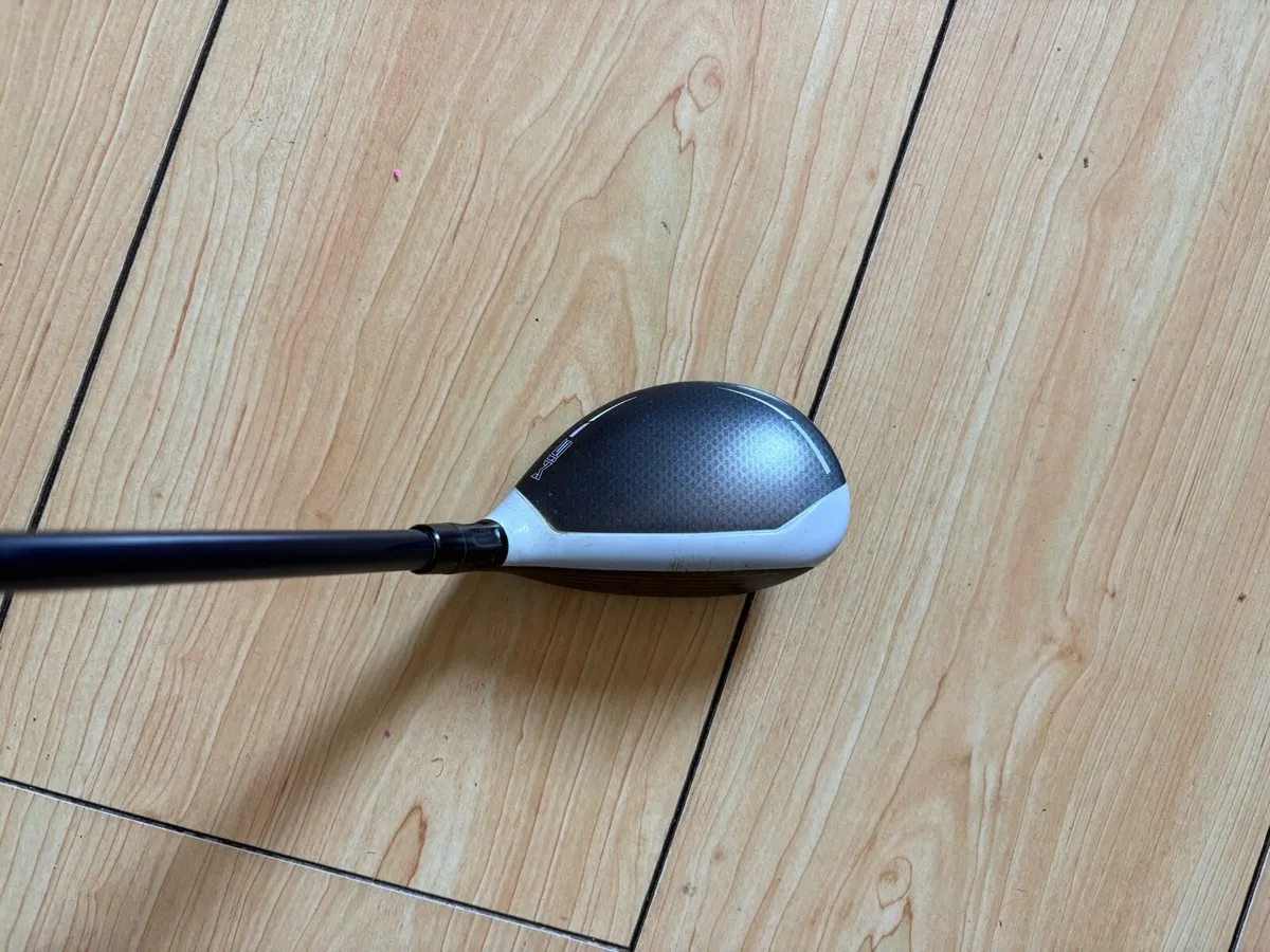 Left hand taylormade sim max rescue - Image 1