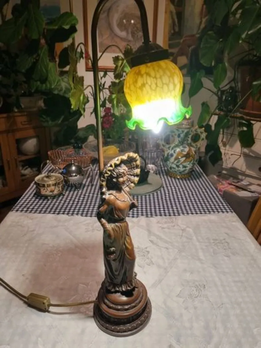 Vintage large woman statue lamp - Image 1