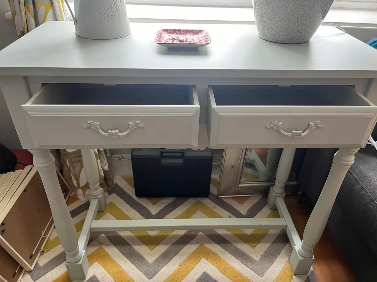 Console Table - Image 3