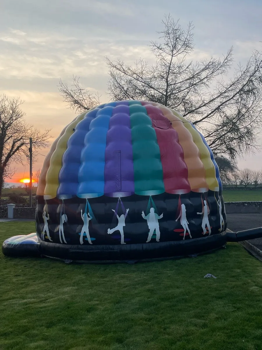 Bouncing castle hire - Image 4