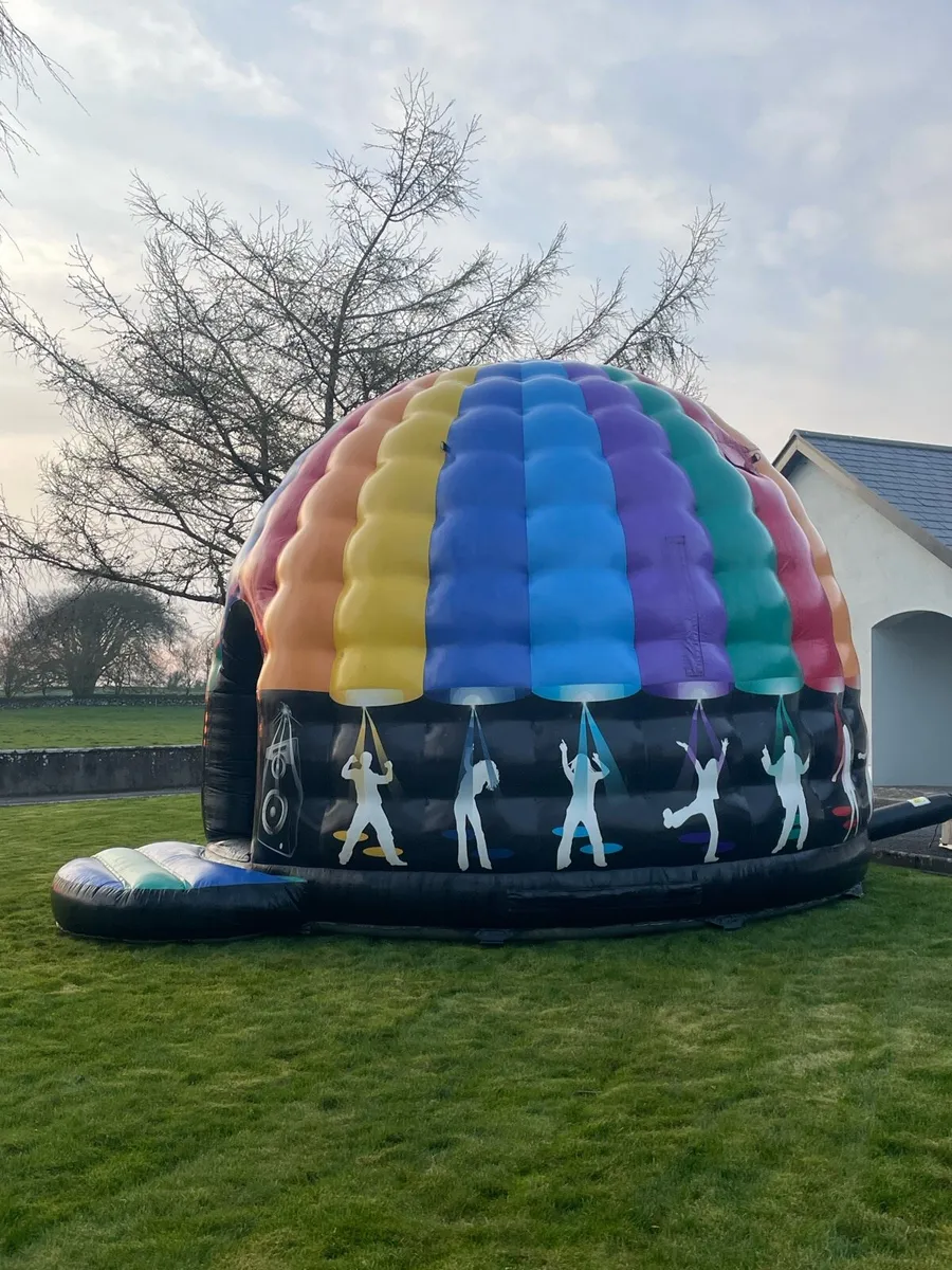 Bouncing castle hire - Image 2