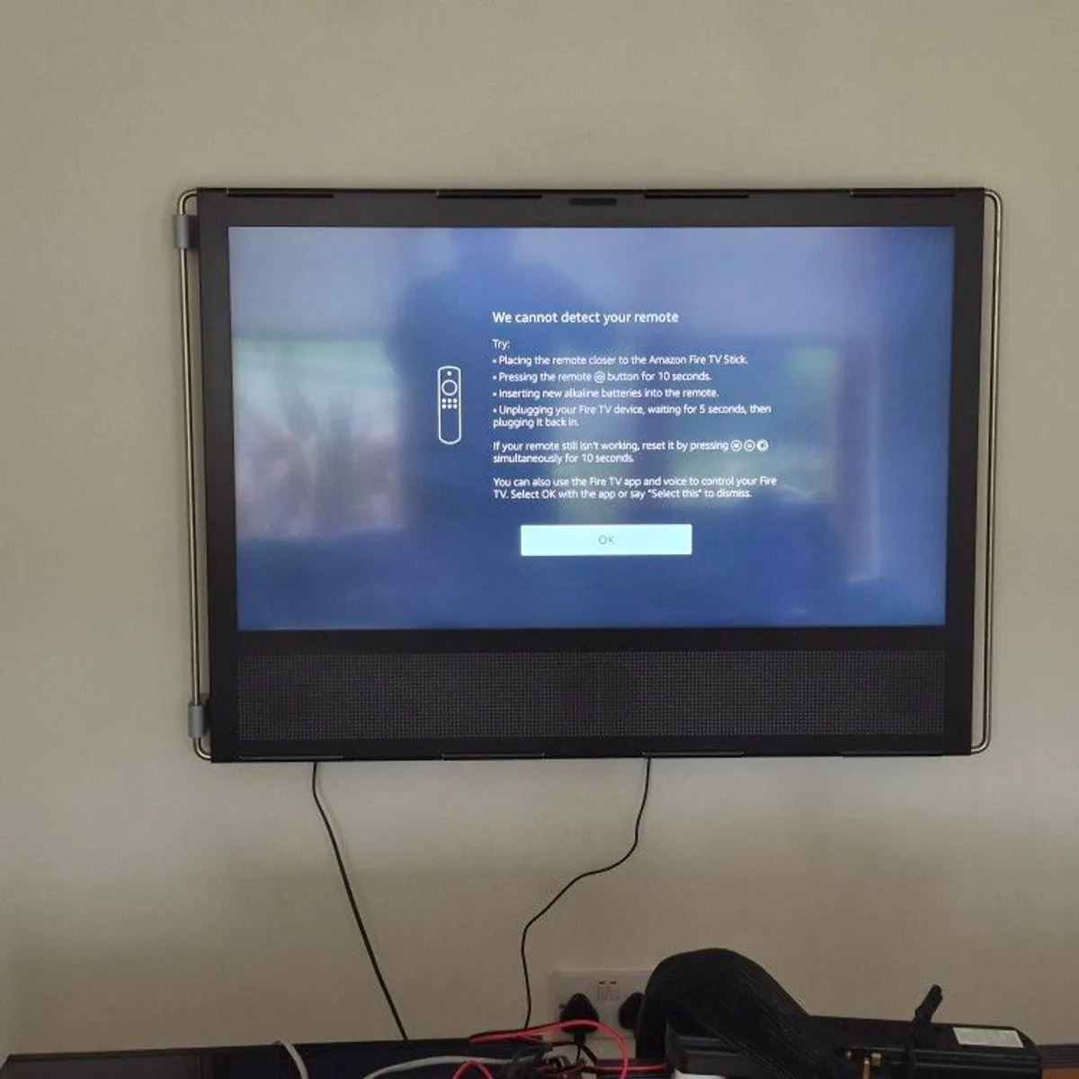 Bang & Olufsen Beoplay V1-40 TV and Wall bracket - Image 2