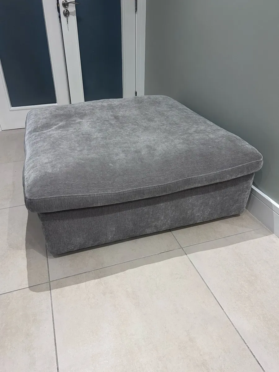 Large ottoman