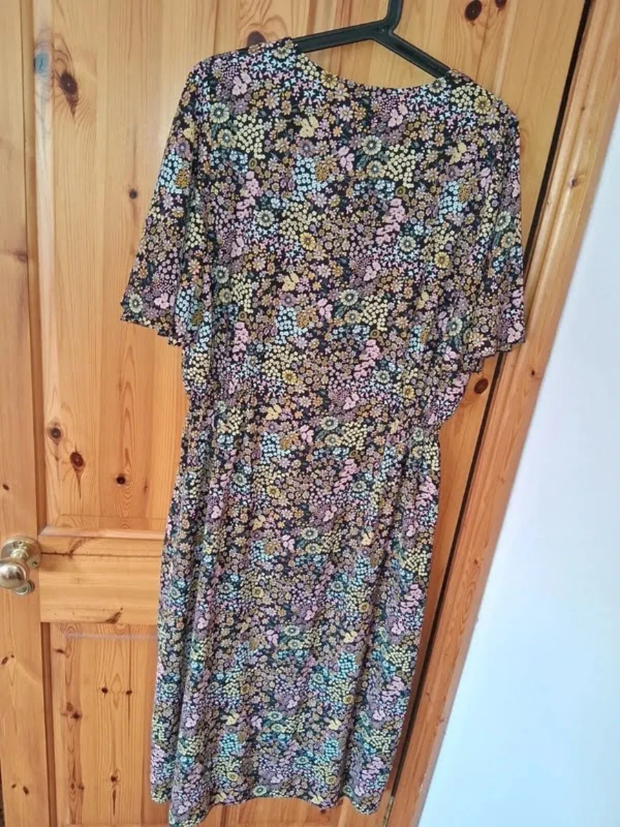 VINTAGE DRESS/NEW/FREE BAG TO MATCH - Image 3