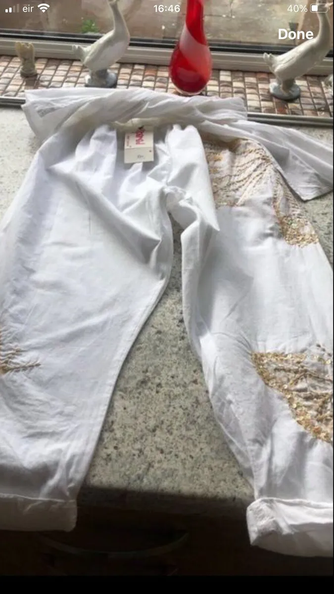 Girls BNWT trousers age 7 €8 - Image 4