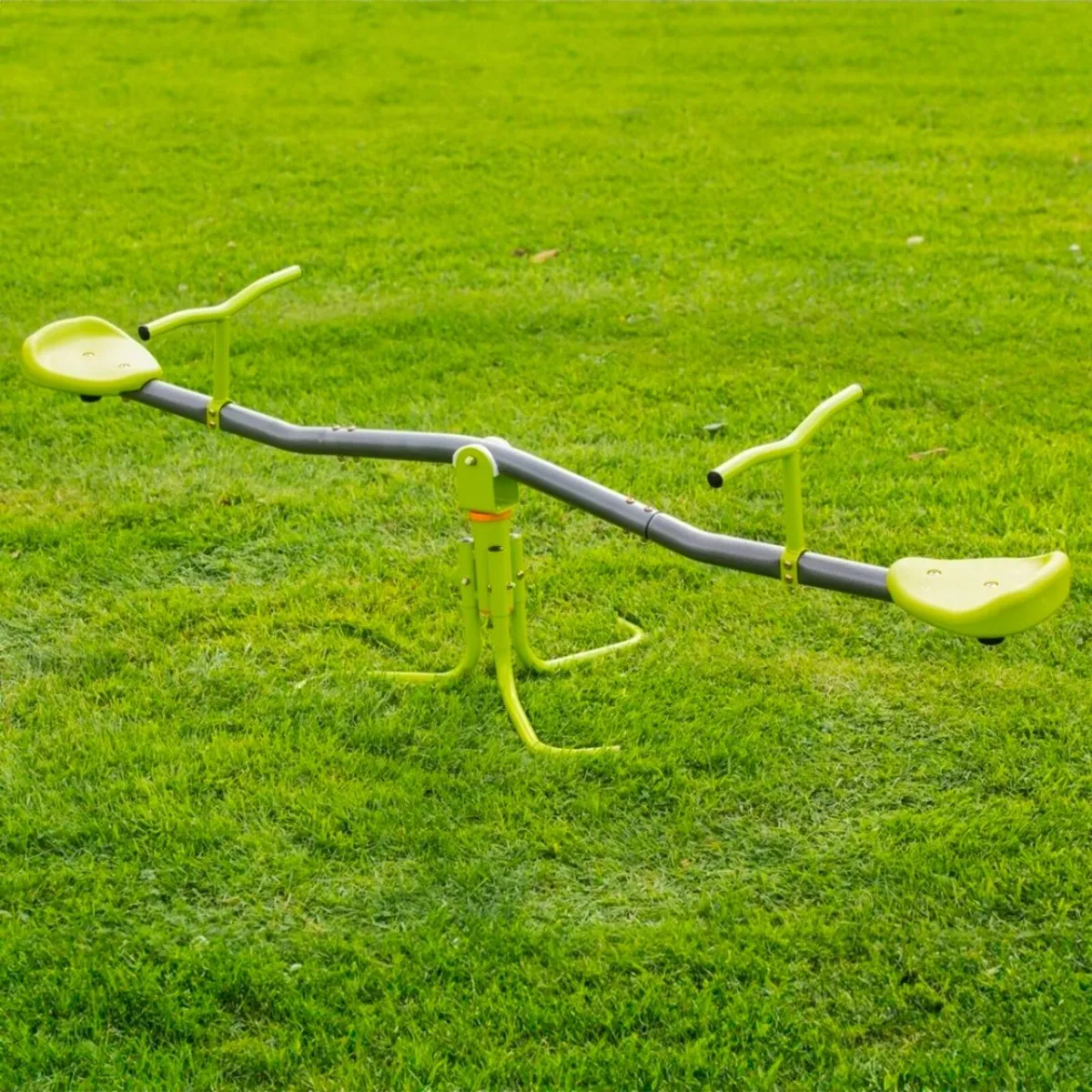 Spinning Seesaw with 360 rotation