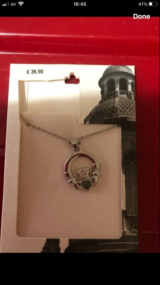 Ladies claddagh necklace €20 - Image 1
