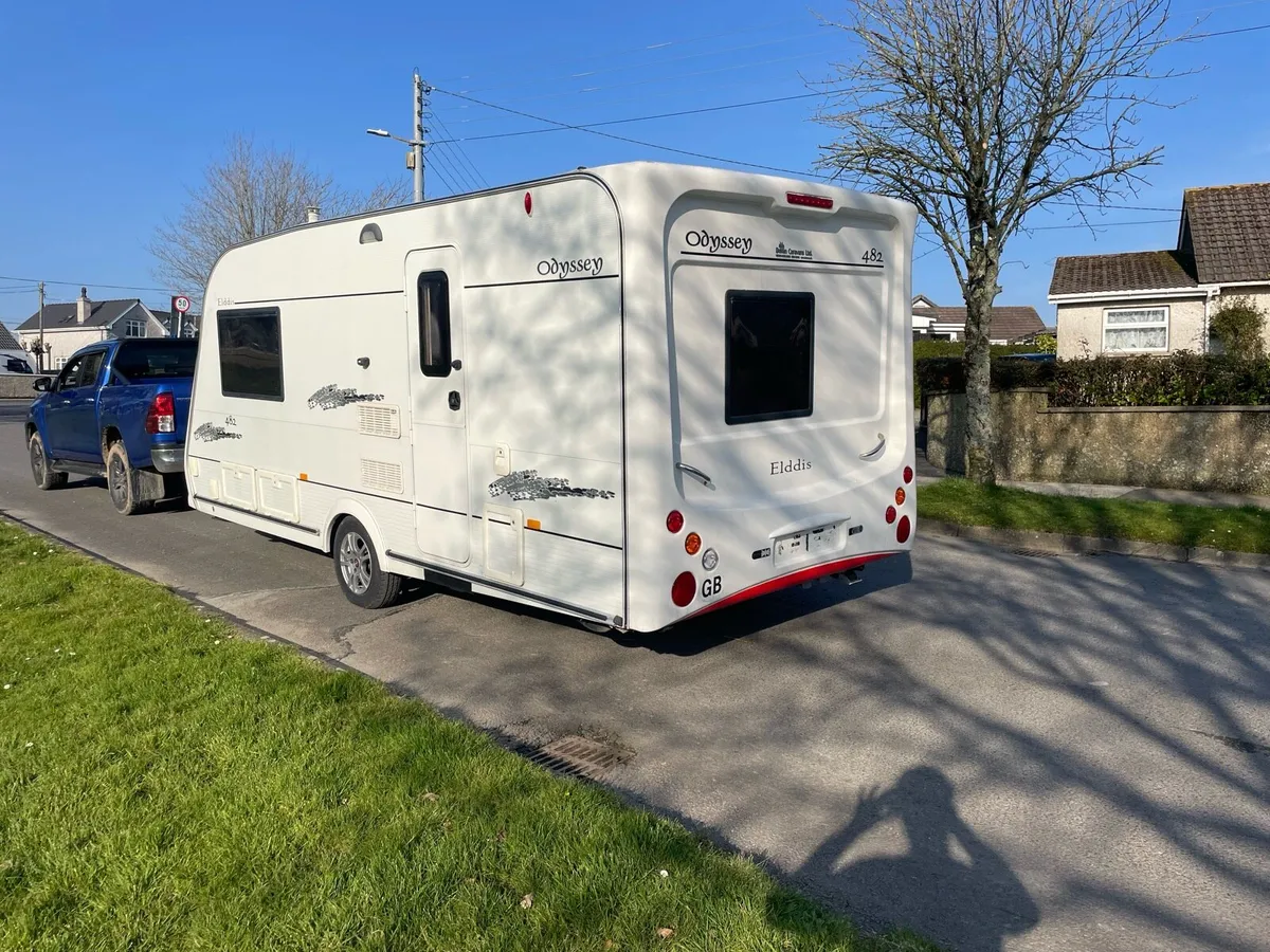 Light weight 2 birth caravan - Image 3