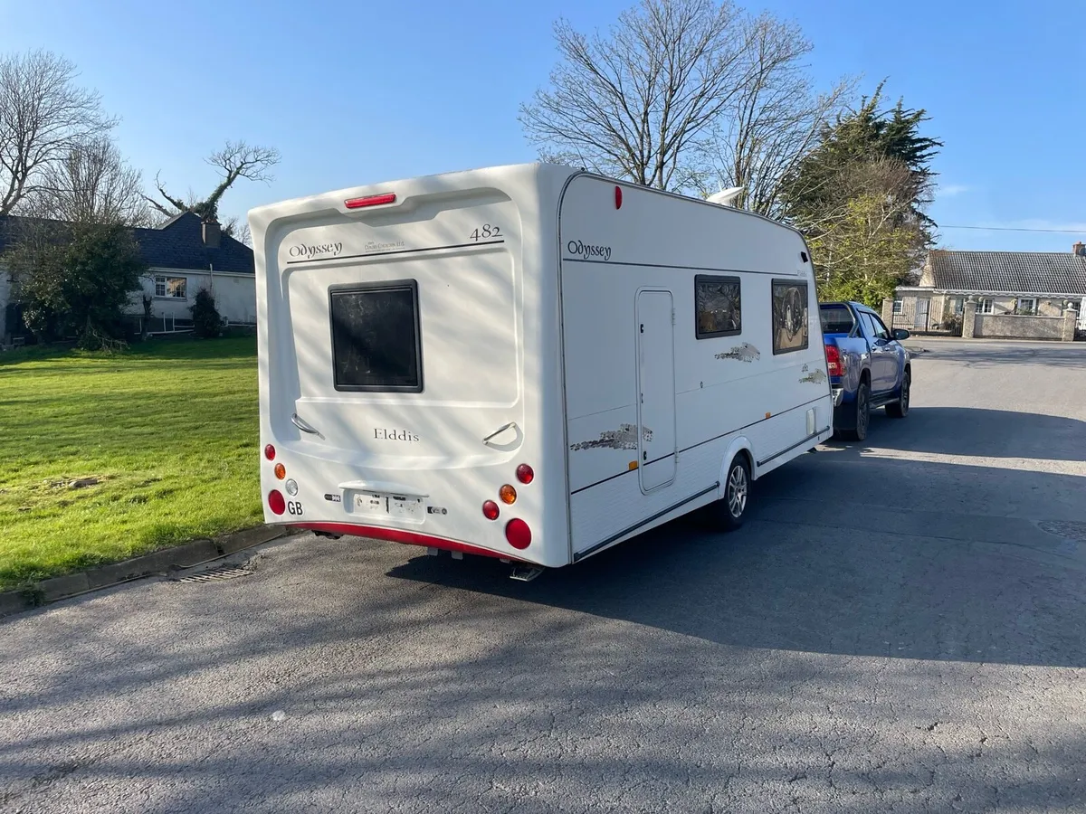 Light weight 2 birth caravan - Image 4