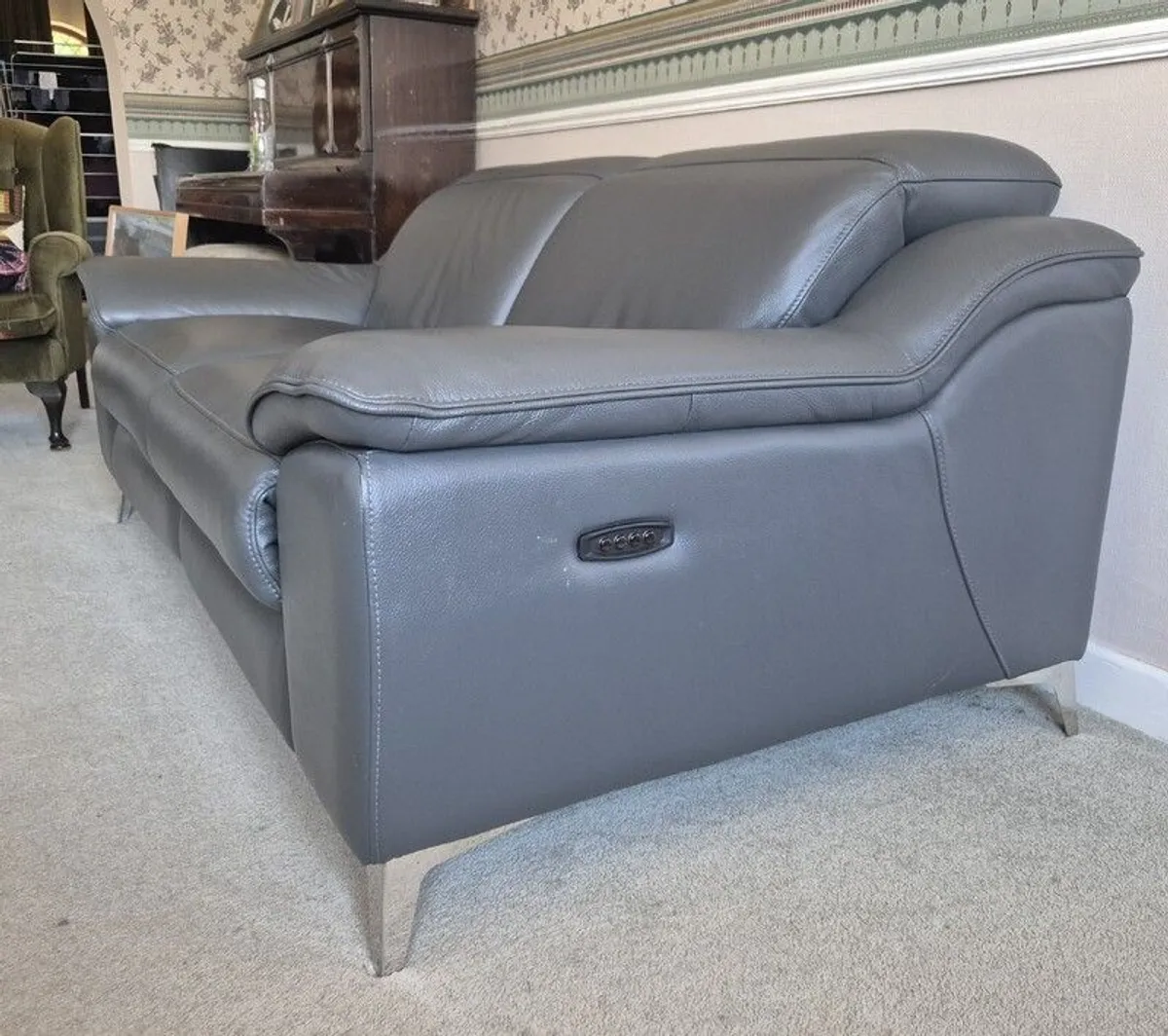 EZ Living Leather Electric Recliner Sofa - Image 4