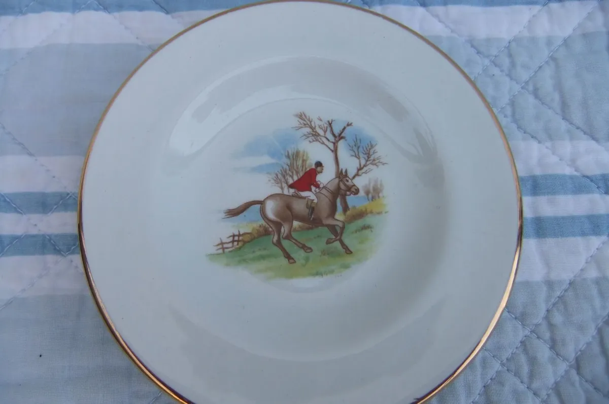 Arklow Pottery Tally Ho, 4 Equine Wall Plates - Image 3