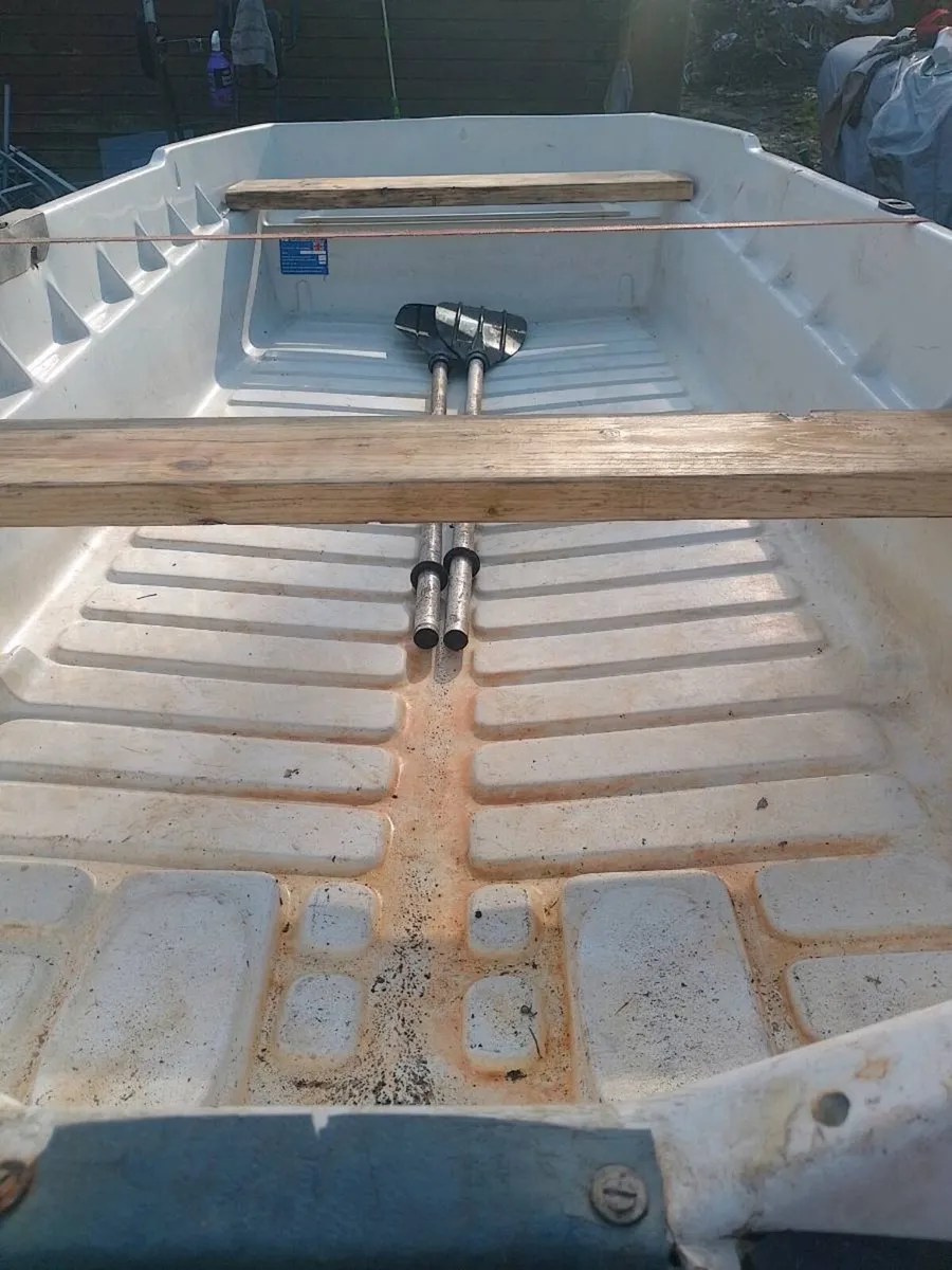 Sniper dory 10 ft boat with trailer - Image 4