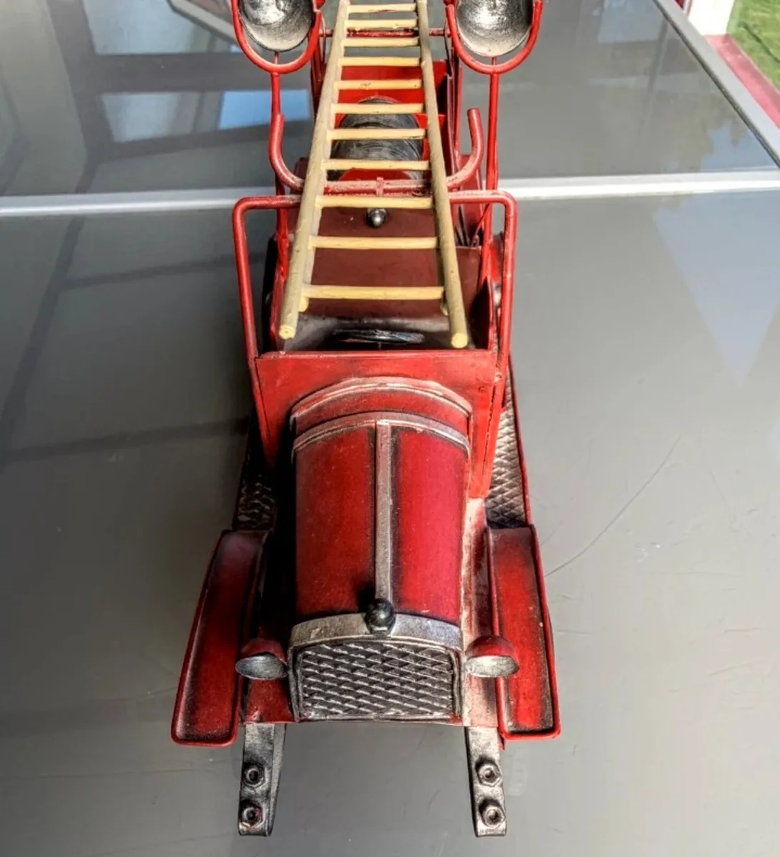 Large fire brigade truck model - Image 3