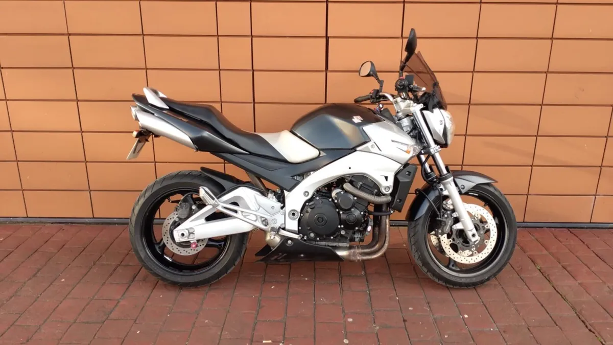 Suzuki GSR 600 - Image 1