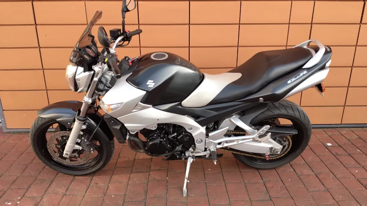 Suzuki GSR 600 - Image 3