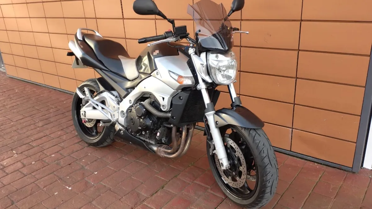 Suzuki GSR 600 - Image 4