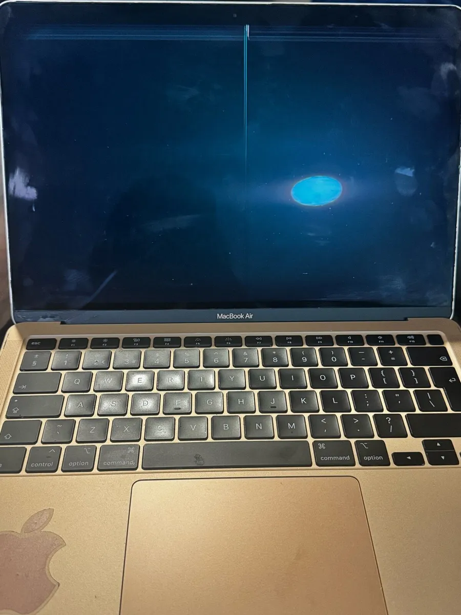 MacBook Air2020(A2179)working perfectly- cracked - Image 1
