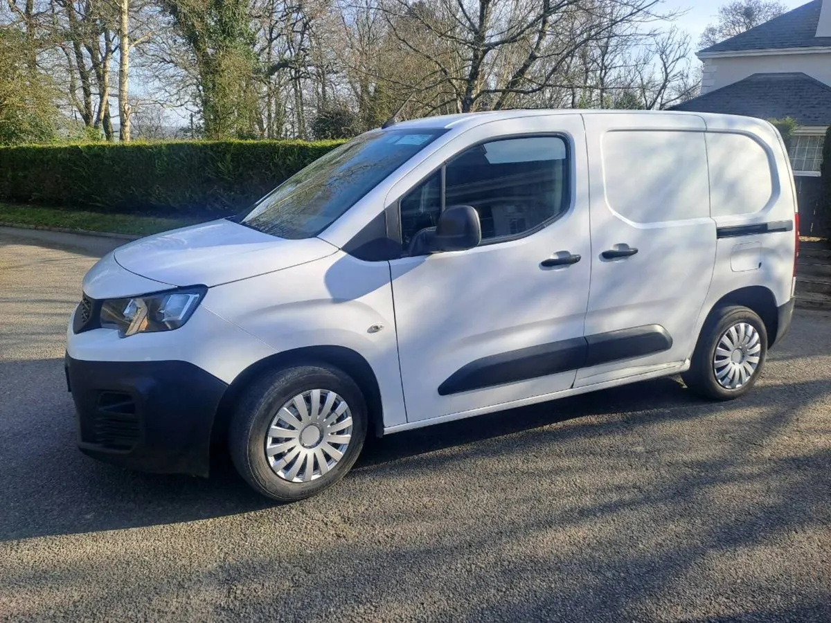 2021 Peugeot Partner low kms - Image 4