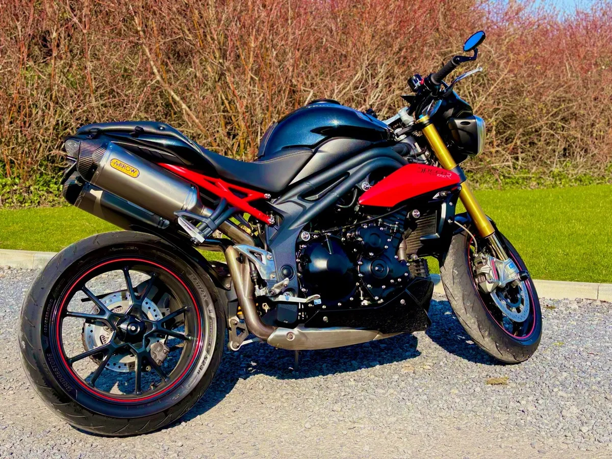 Rare Triumph Speed Triple 1050 “R” (Mint) - Image 2