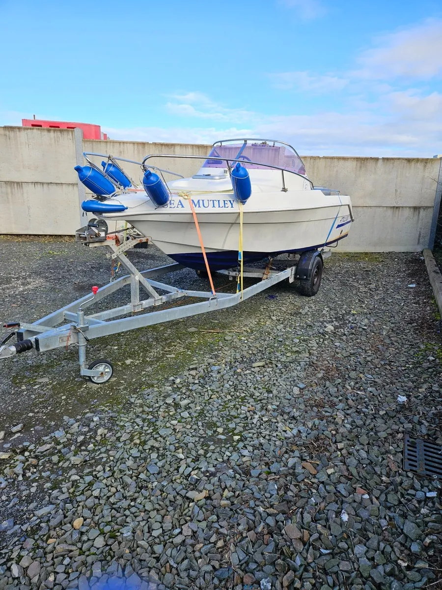 Mazury 550 2 Berth Day Cruiser - Image 1