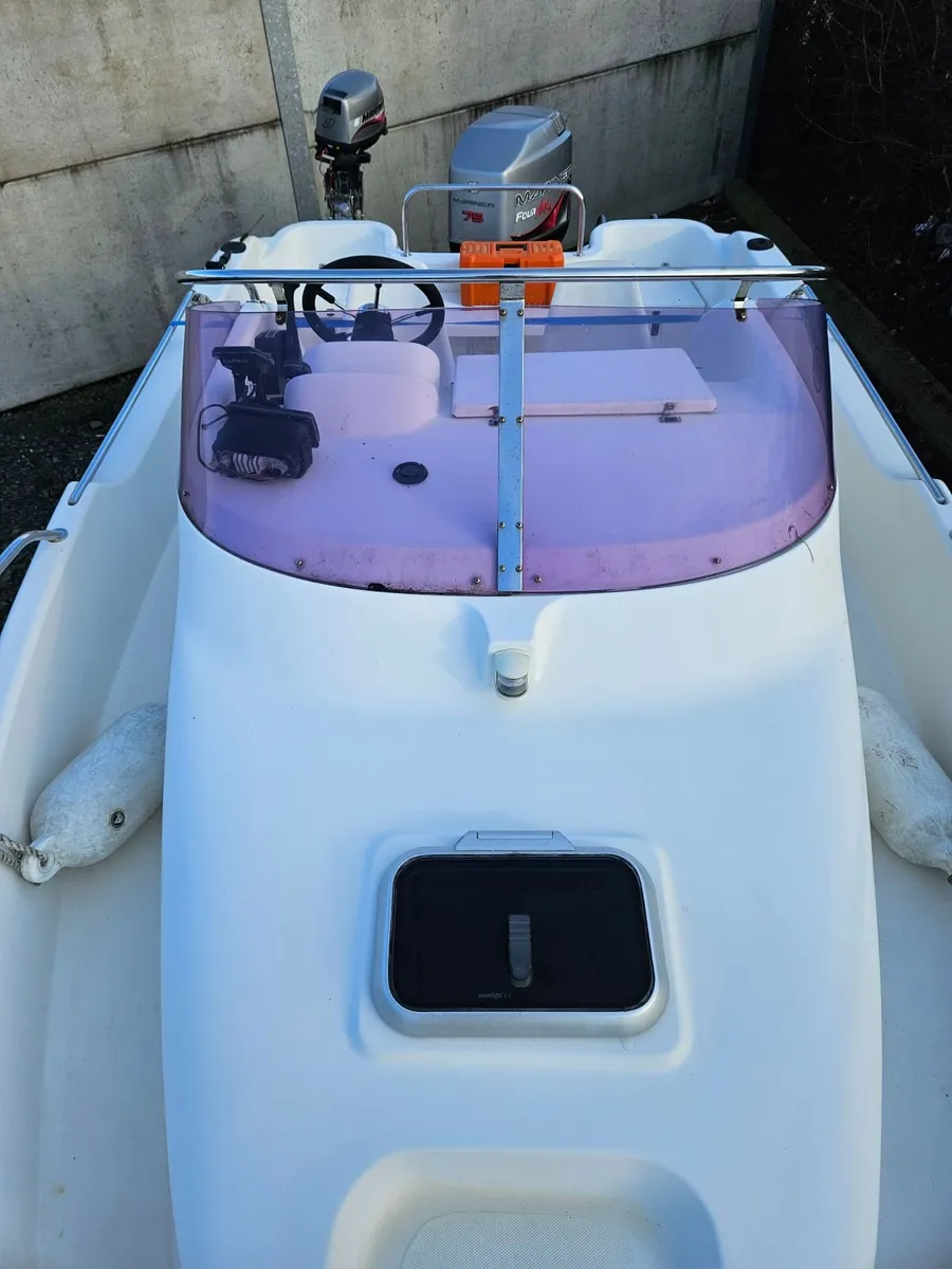 Mazury 550 2 Berth Day Cruiser - Image 4