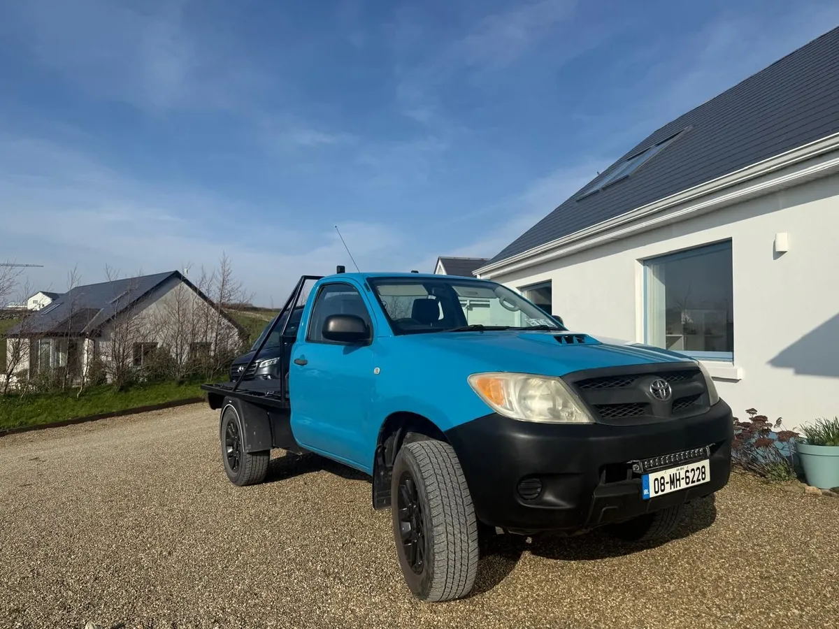 Toyota Hilux 2008 - Image 1