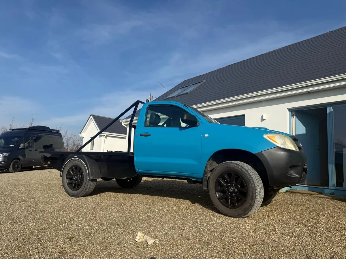 Toyota Hilux 2008 - Image 3