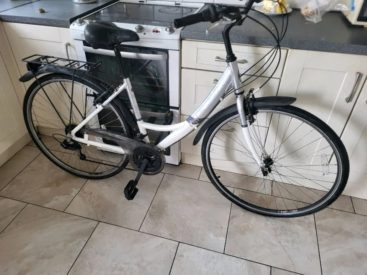Ladies bike - Image 4