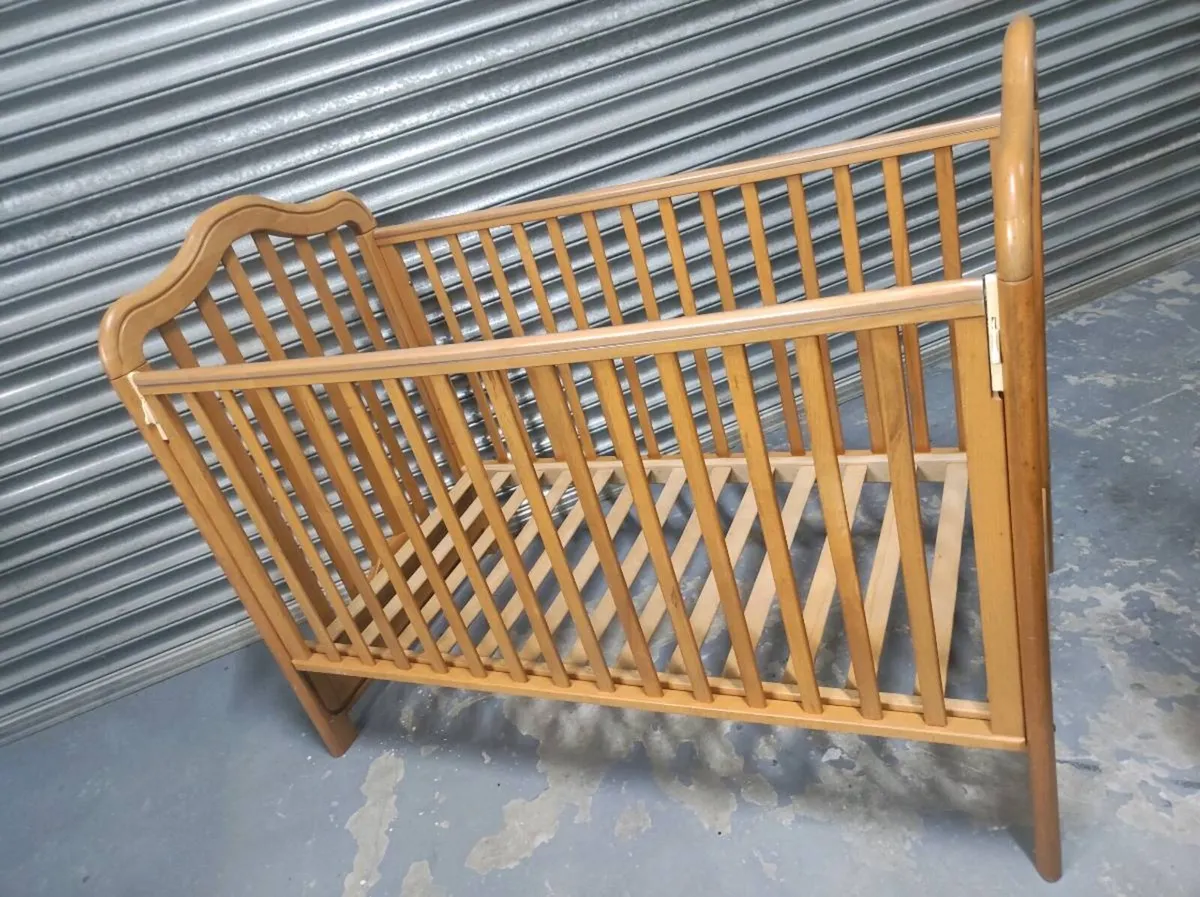 Baby cot - Image 1