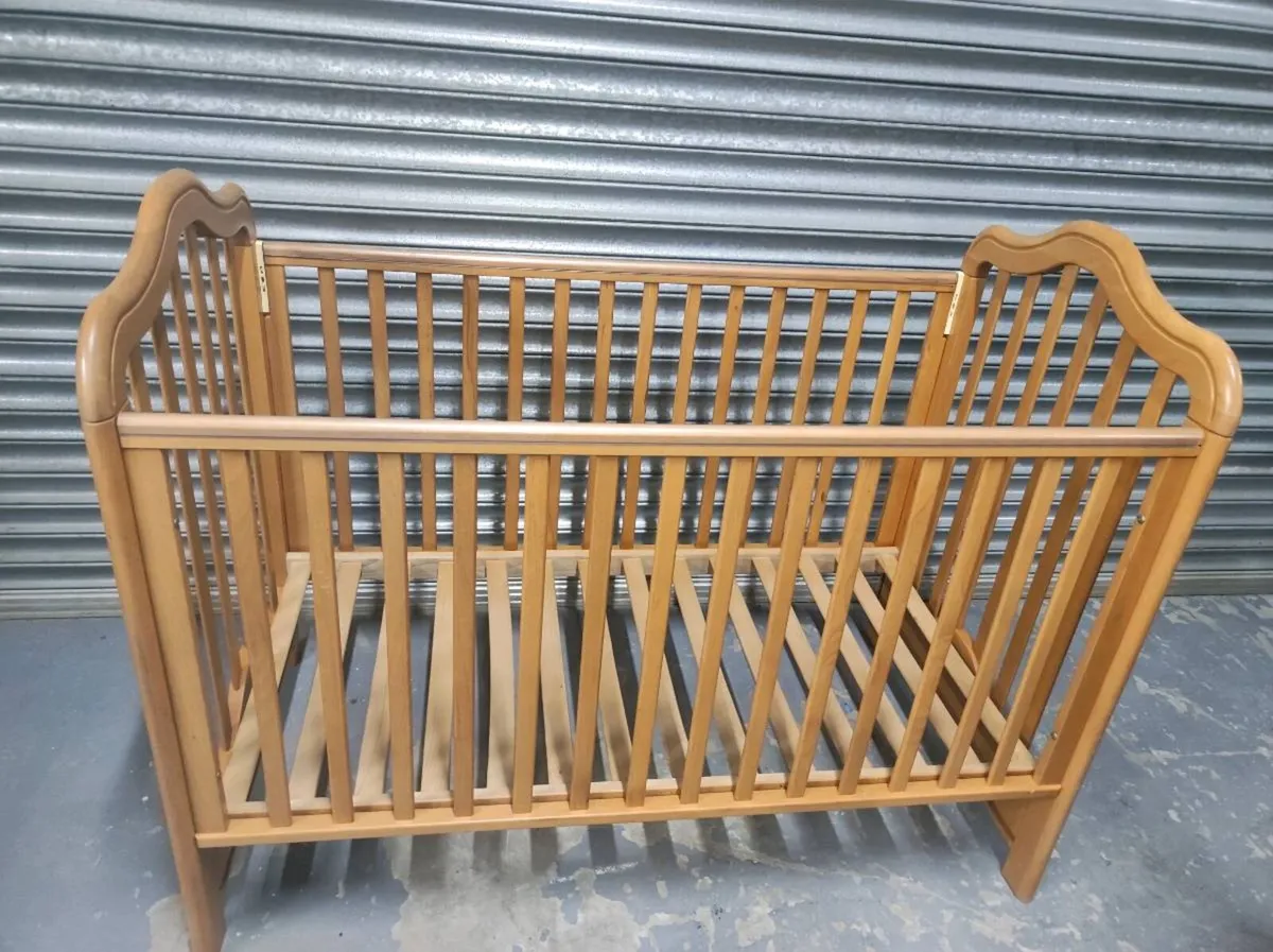Baby cot - Image 4