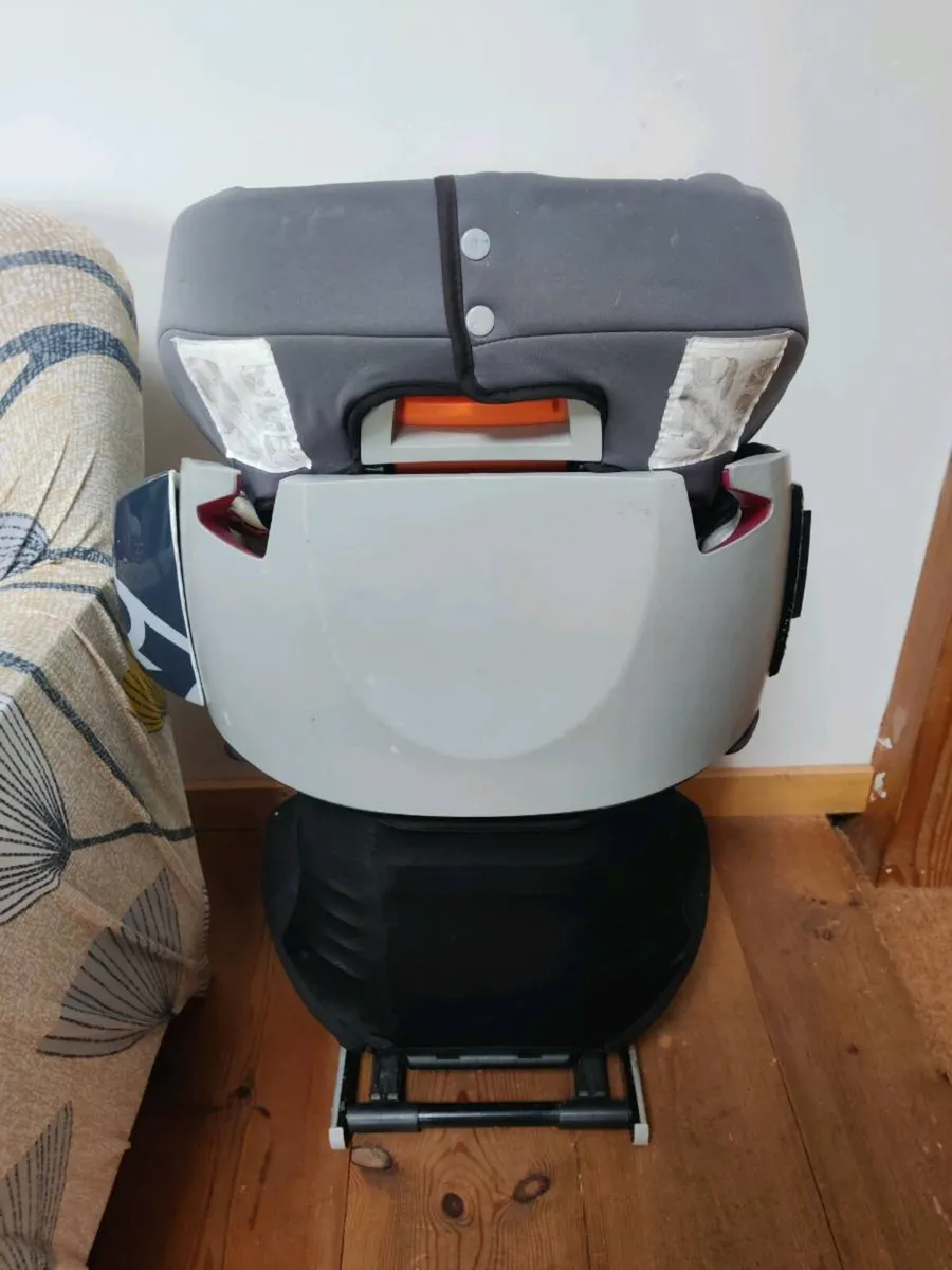 Car seat - Image 2