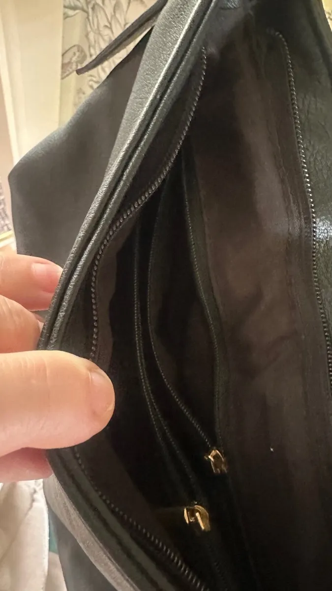 New black handbag - Image 2