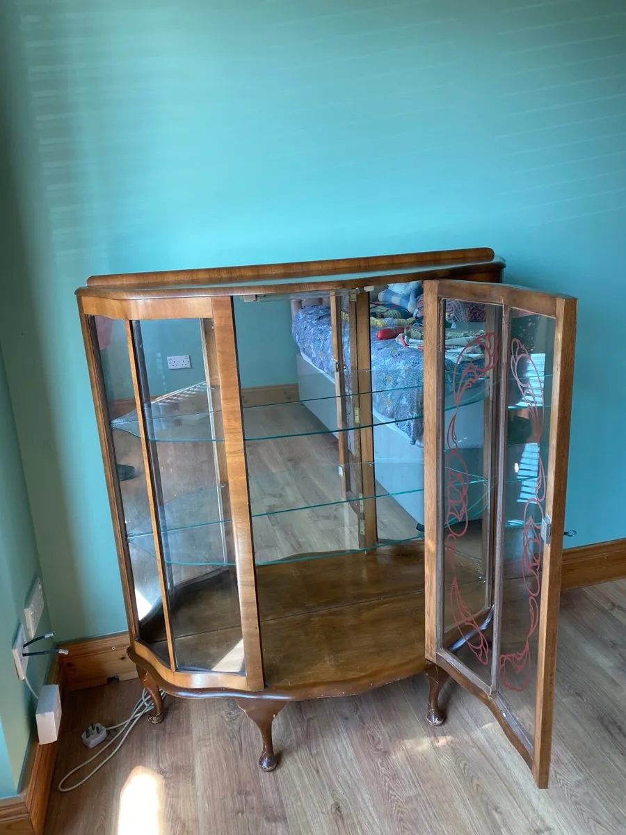 Bow fronted glass display cabinet - Image 1
